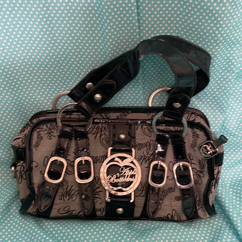 Like new designers bag apple bottom